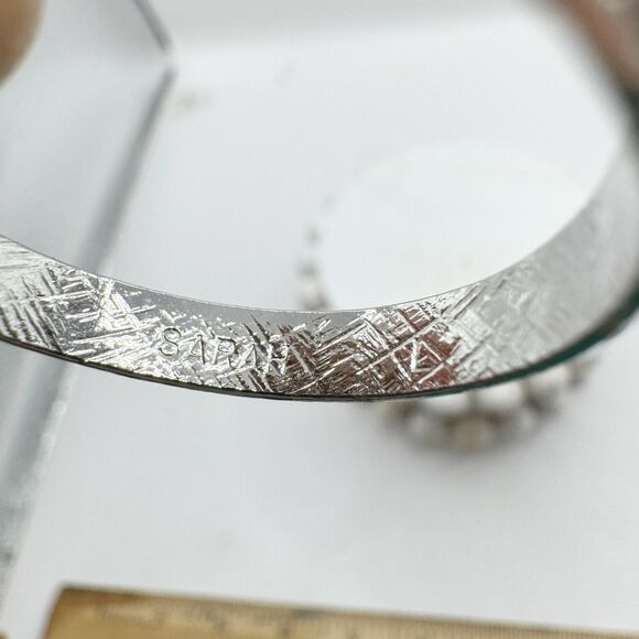 Sarah Coventry Vintage Silver Tone Textured Hoops Hoop Earrings - Picture 8 of 10